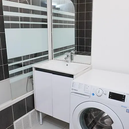 Апартаменты Cosy 4-6 Personnes 15eme *